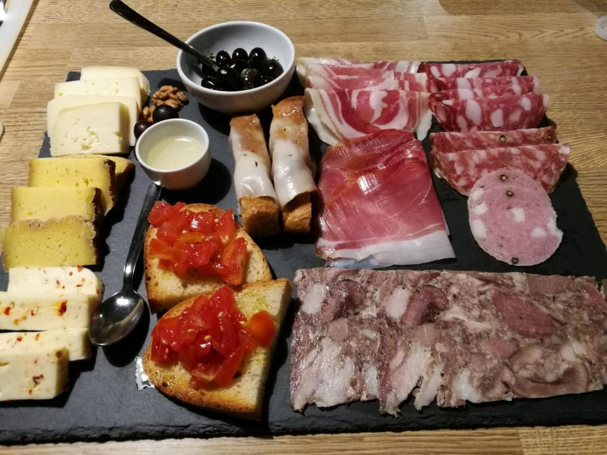 Agriturismo Tananei Marliana Eksteriør bilde